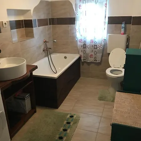 Siposreti Apartmanhaz شقة *